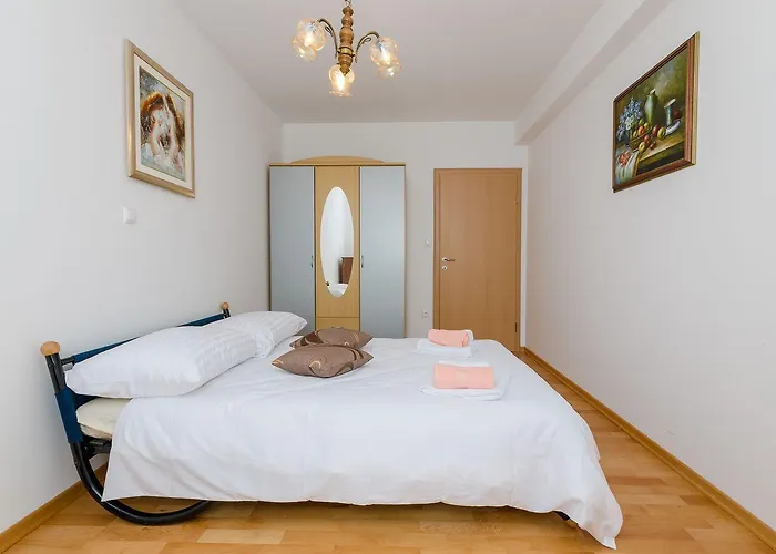Helles Nur 430 Meter Zum Mit Meerblick, Garage, Waschmaschine Appartement Crikvenica