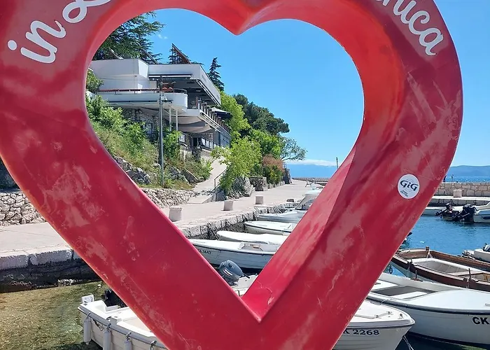 Helles Nur 430 Meter Zum Mit Meerblick, Garage, Waschmaschine Appartement Crikvenica